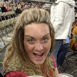 Meet your Posher, Jennifer